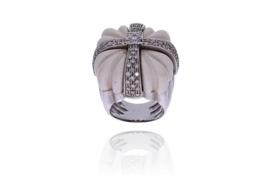 Anello con diamanti e pietra - Asta Preziosi
