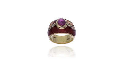 Anello con rubino, diamanti e smalti - Asta Preziosi