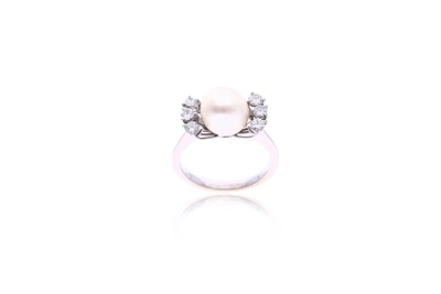 Anello con diamanti e perla coltivata - Asta Preziosi