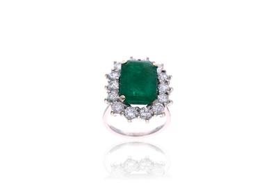 Anello con smeraldo e diamanti - Asta Preziosi
