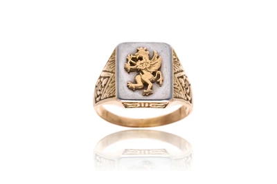 Anello con raffigurazione araldica in oro - Asta Preziosi