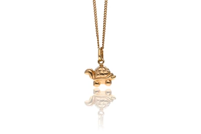 Collana con ciondolo in oro - Asta Preziosi