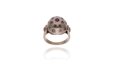 Anello con diamanti e pietra - Asta Preziosi