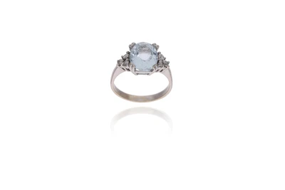 Anello con acquamarina e diamanti - Asta Preziosi