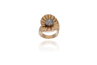 Anello con diamanti e pietra - Asta Preziosi