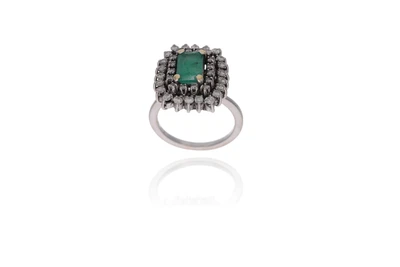 Anello con smeraldo e diamanti - Asta Preziosi