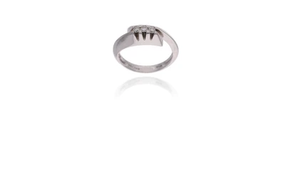 Yukiko, anello con diamanti - Asta Preziosi
