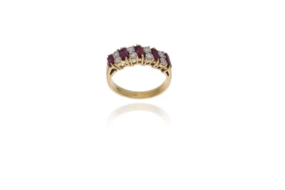 Anello con diamanti, rubini e pietra - Asta Preziosi