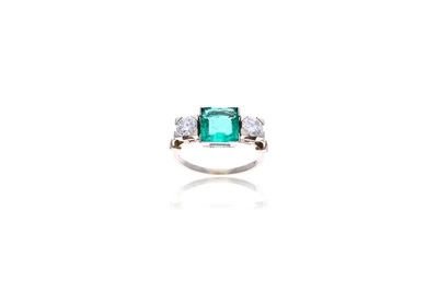 Anello con smeraldo e diamanti - Asta Preziosi