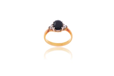 Anello con diamanti e pietra - Asta Preziosi