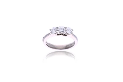 Anello con diamanti - Asta Preziosi