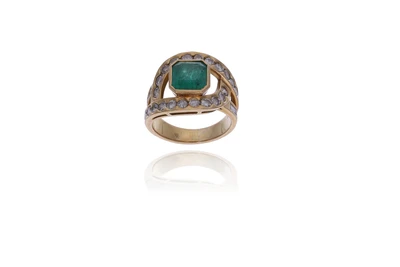 Anello con diamanti e smeraldo - Asta Preziosi