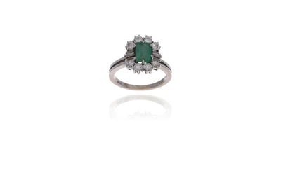 Anello con smeraldo e diamanti - Asta Preziosi Anello con smeraldo e diamanti - Asta Preziosi
