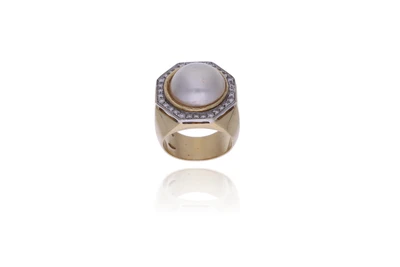 Anello con perla mabe' e diamanti - Asta Preziosi