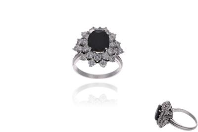 Anello con zaffiro contornato da diamanti - Speciale San Valentino