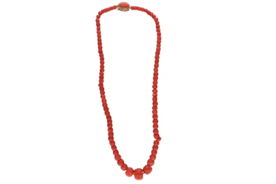 Collana composta da barilotti di corallo - Asta Preziosi