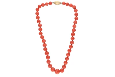 Collana composta da sfere di corallo - Asta Preziosi