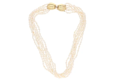 Collana con perle coltivate e chiusura realizzata in oro giallo 750 - Asta Preziosi