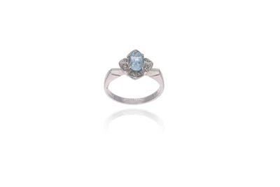 Anello con acquamarina e diamanti, realizzato in oro bianco 750 - Asta Preziosi