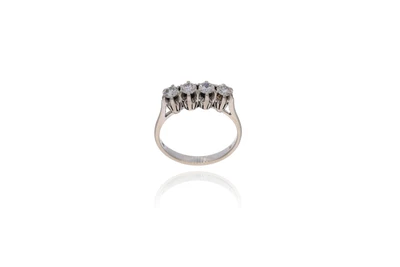 Anello con diamanti, realizzato in oro bianco 750 - Asta Preziosi