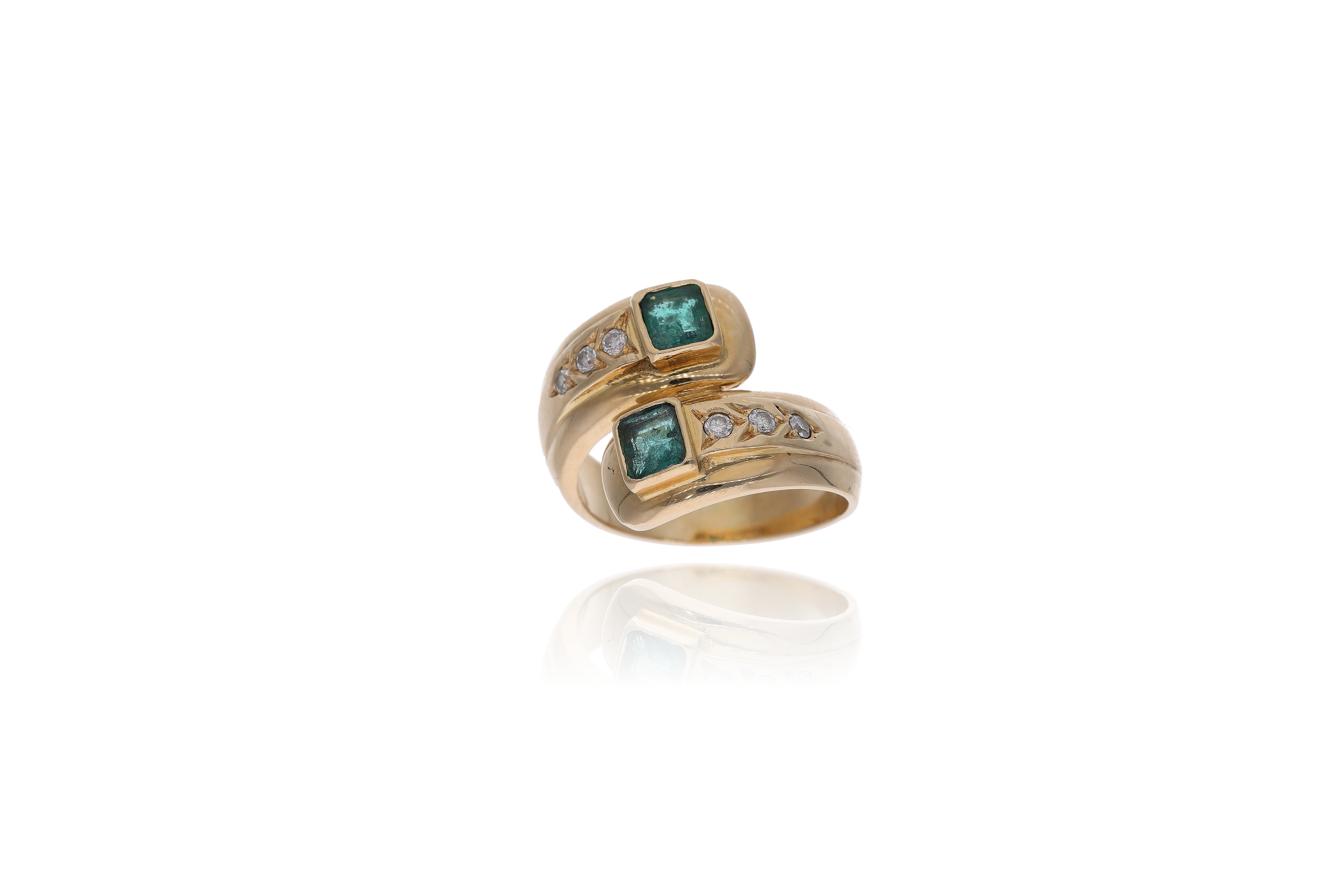 Anello con smeraldi e diamanti, a contrarie' - Asta Preziosi