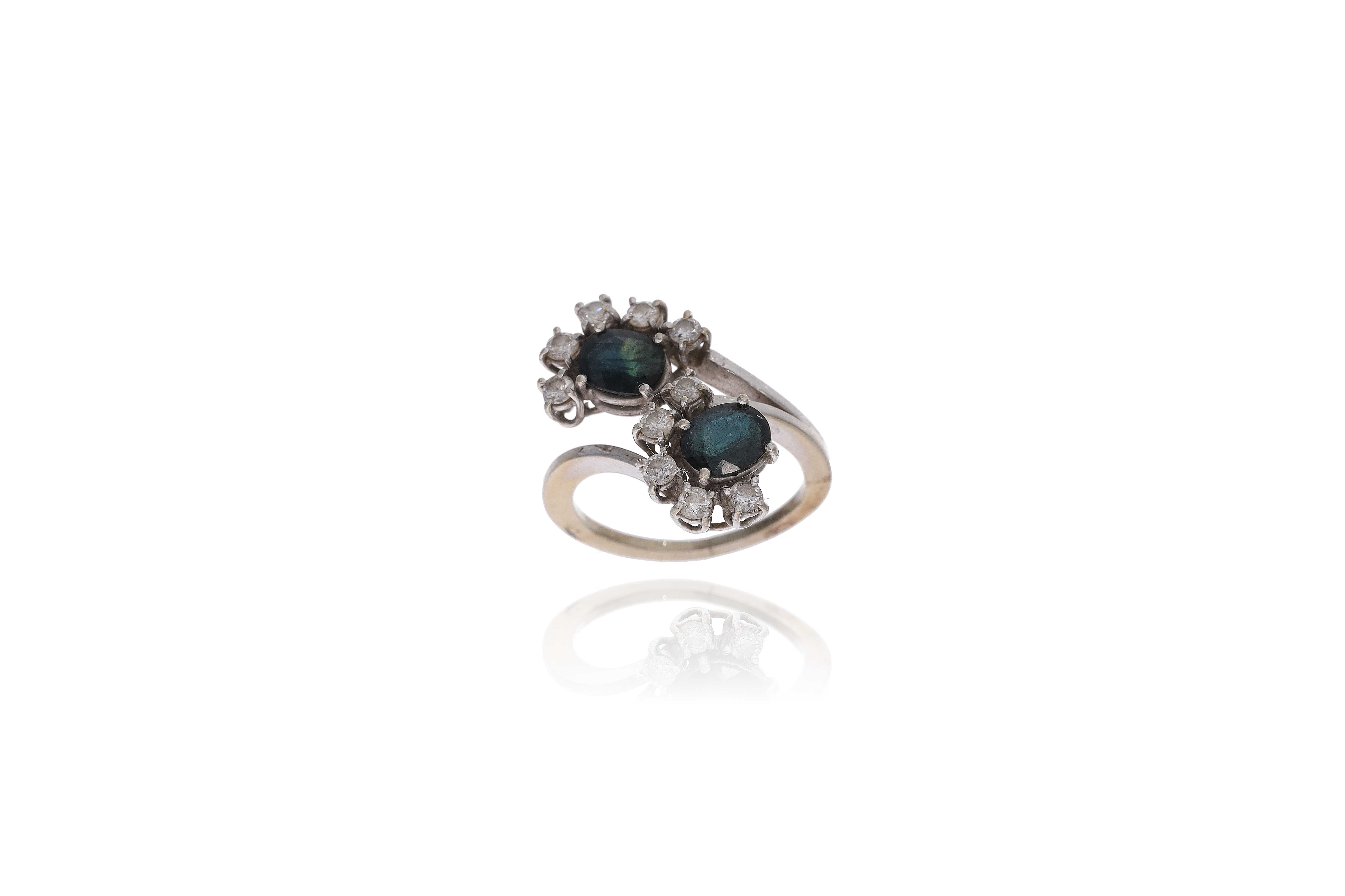 Anello con diamanti e zaffiri - Asta Preziosi