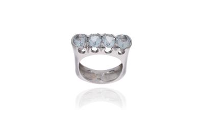 Anello con acquemarine, in oro bianco 750 - Asta Preziosi