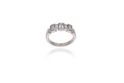 Anello con diamanti, in oro bianco 750 - Asta Preziosi Anello con diamanti, in oro bianco 750 - Asta Preziosi
