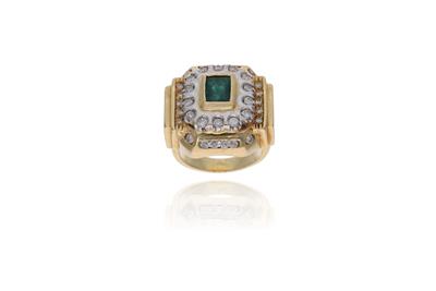Anello con smeraldo e diamanti, in oro bicolore 750 - Asta Preziosi Anello con smeraldo e diamanti, in oro bicolore 750 - Asta Preziosi