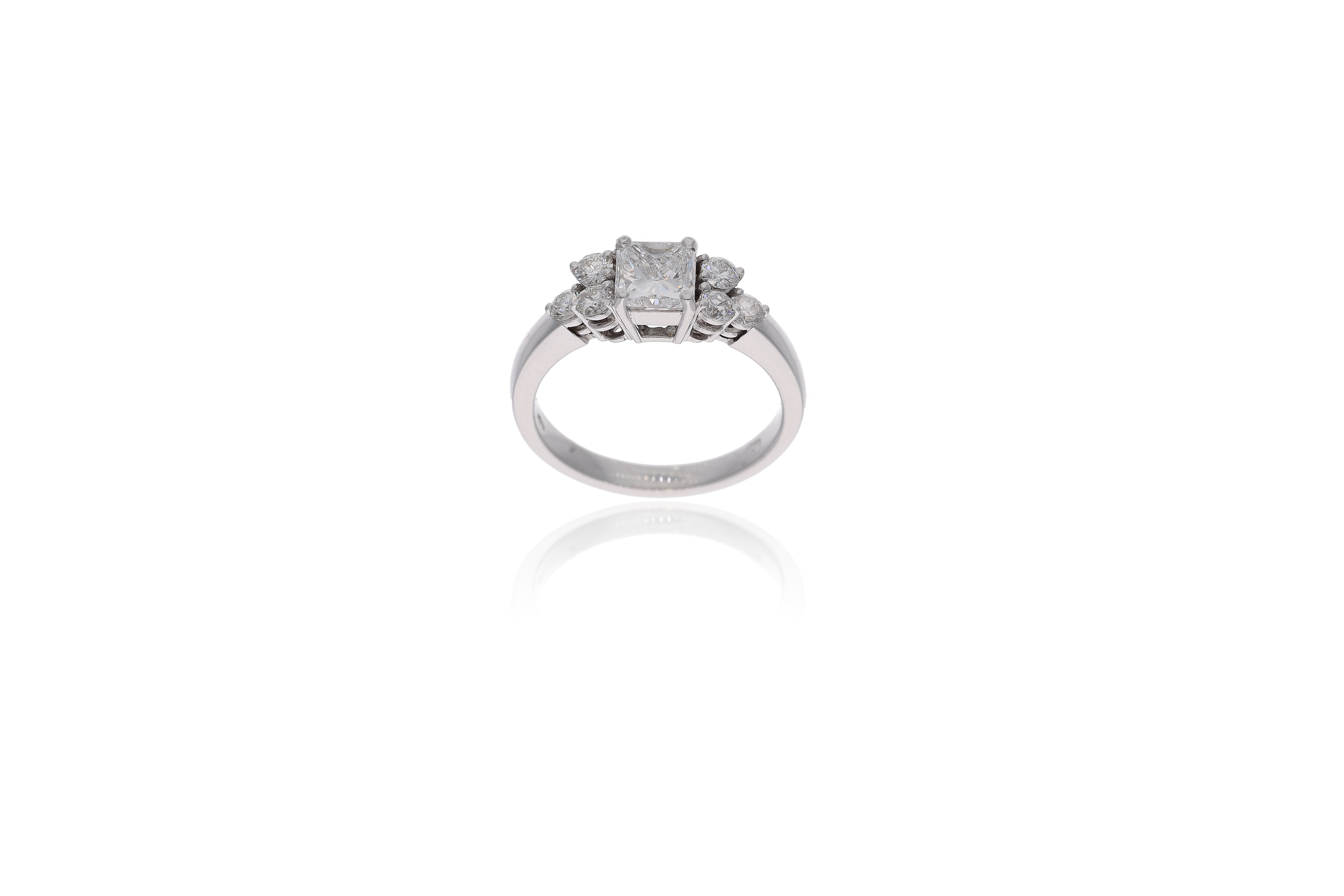 Anello con diamanti - Asta Preziosi