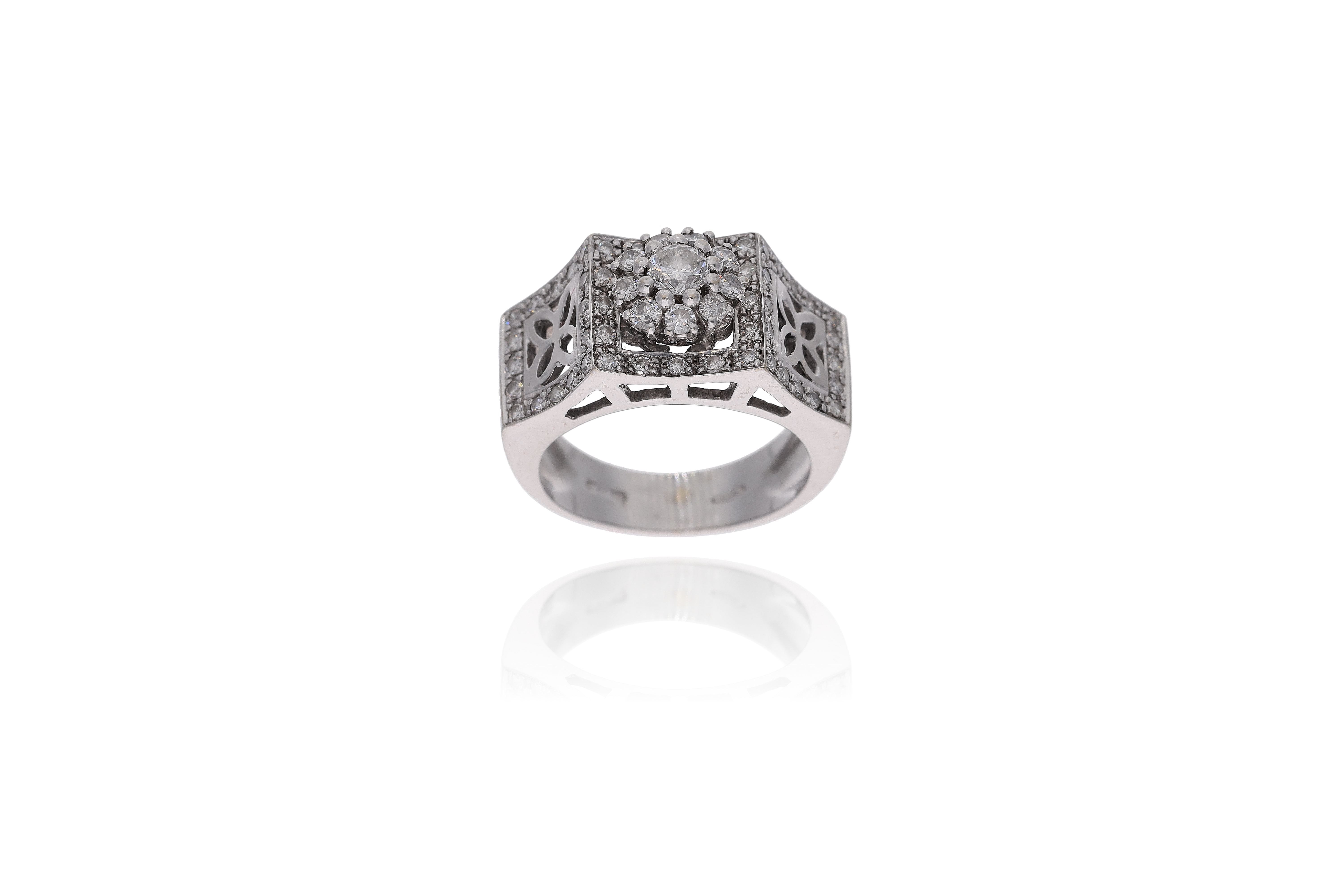 Anello con diamanti, in oro bianco 750 - Asta Preziosi