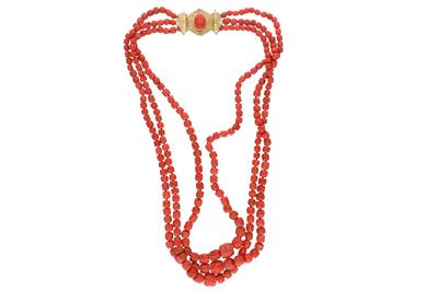 Collana a tre fili di coralli - Asta Preziosi Collana a tre fili di coralli - Asta Preziosi
