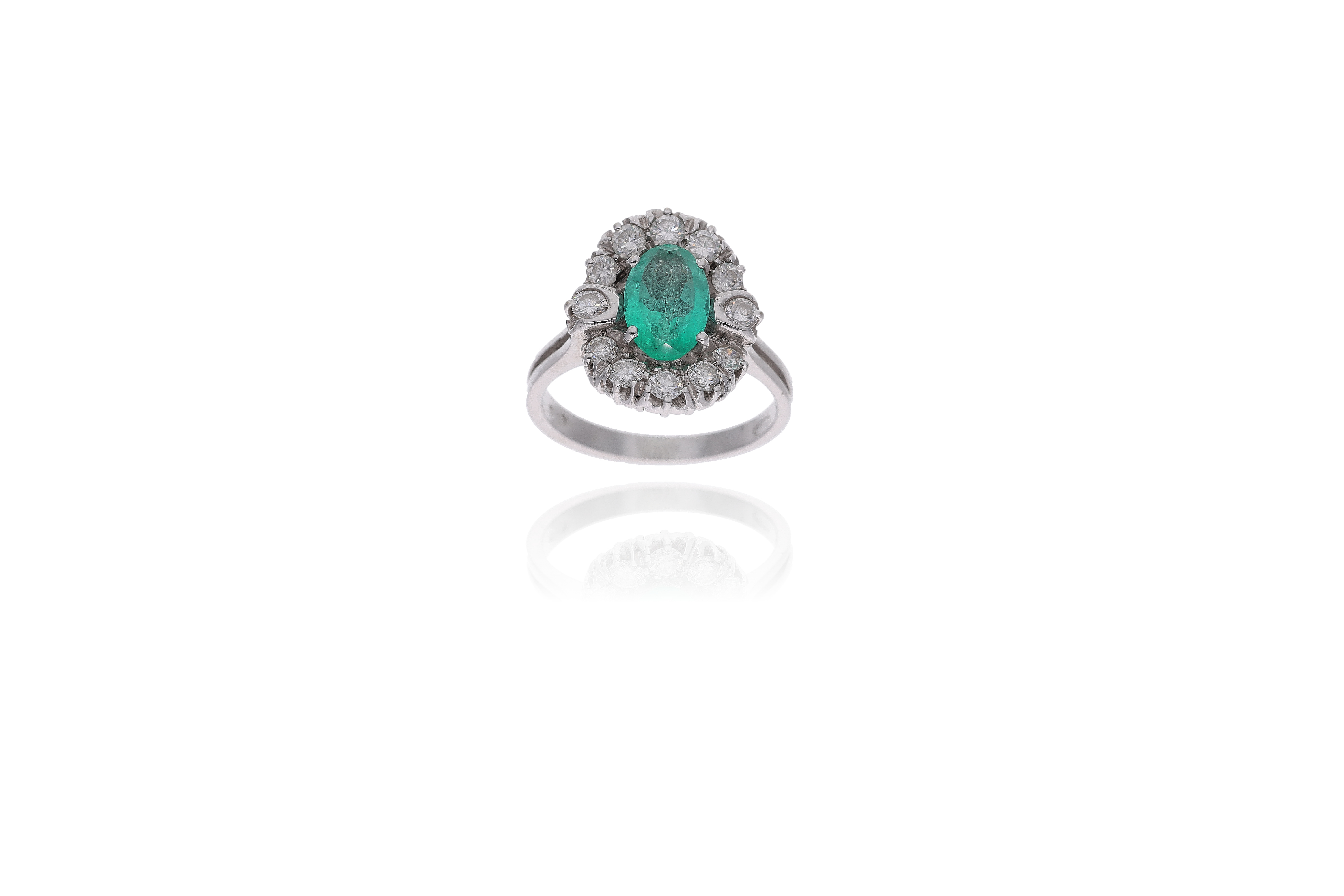 Anello con diamanti e smeraldo - Asta Preziosi
