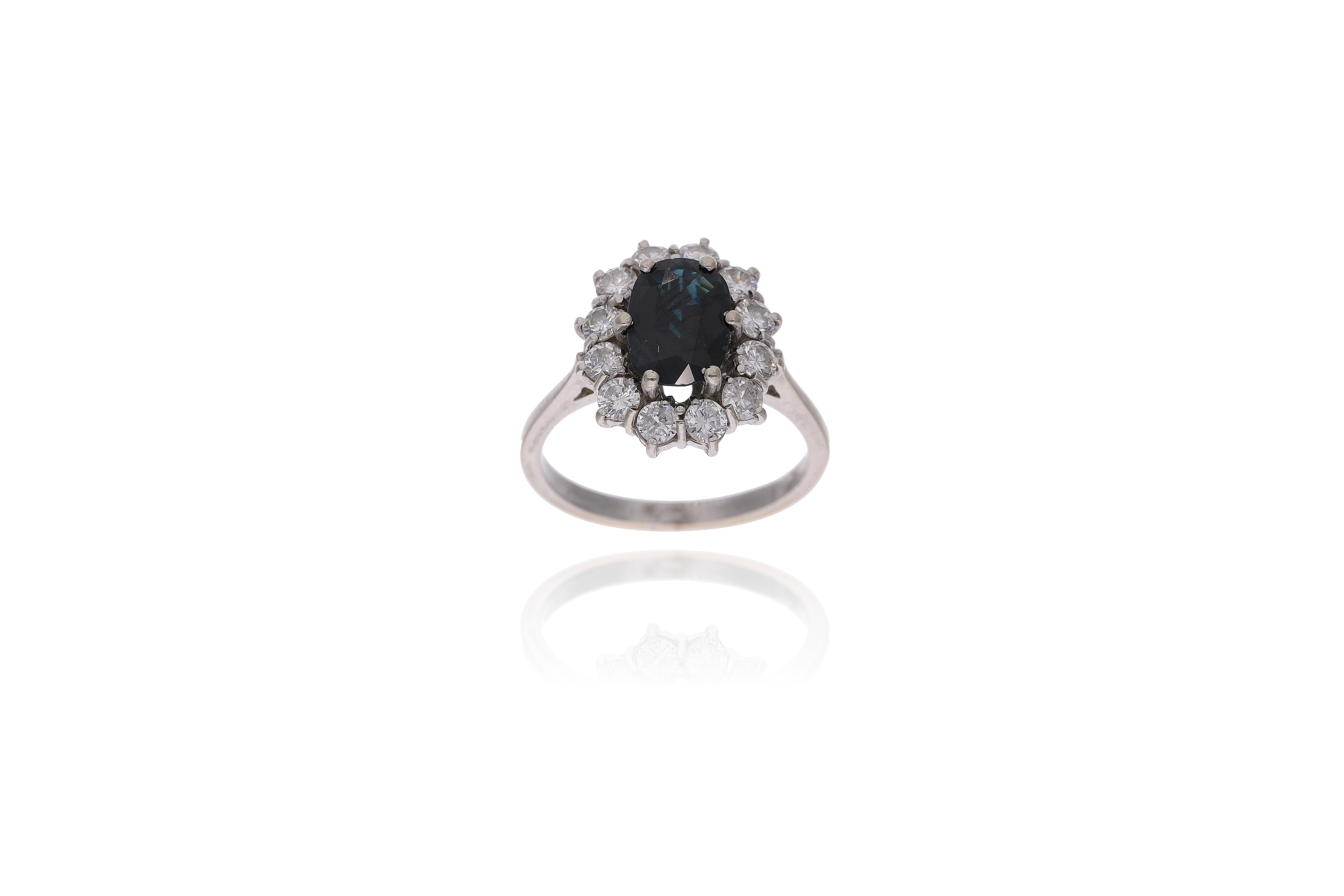 Anello con zaffiro e diamanti - Asta Preziosi
