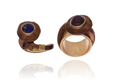 Due anelli con lapislazzuli e corindone cabochon - Asta Preziosi Due anelli con lapislazzuli e corindone cabochon - Asta Preziosi