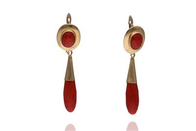 Paio di orecchini pendenti con corallo, - Asta Preziosi Paio di orecchini pendenti con corallo, - Asta Preziosi