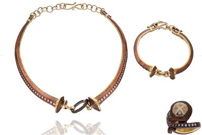 Parure con diamanti composta da collana, bracciale ed anello - Asta Preziosi Parure con diamanti composta da collana, bracciale ed anello - Asta Preziosi