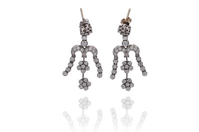Paio di orecchini con diamanti - Asta Preziosi