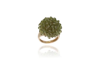 Anello con peridoti, in oro giallo 750 - Asta Preziosi