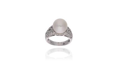 Anello con perla coltivata e diamanti - Asta Preziosi