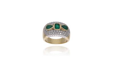 Anello con smeraldi e diamanti in oro - Asta Preziosi