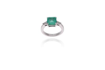 Anello con smeraldo e diamanti - Asta Preziosi