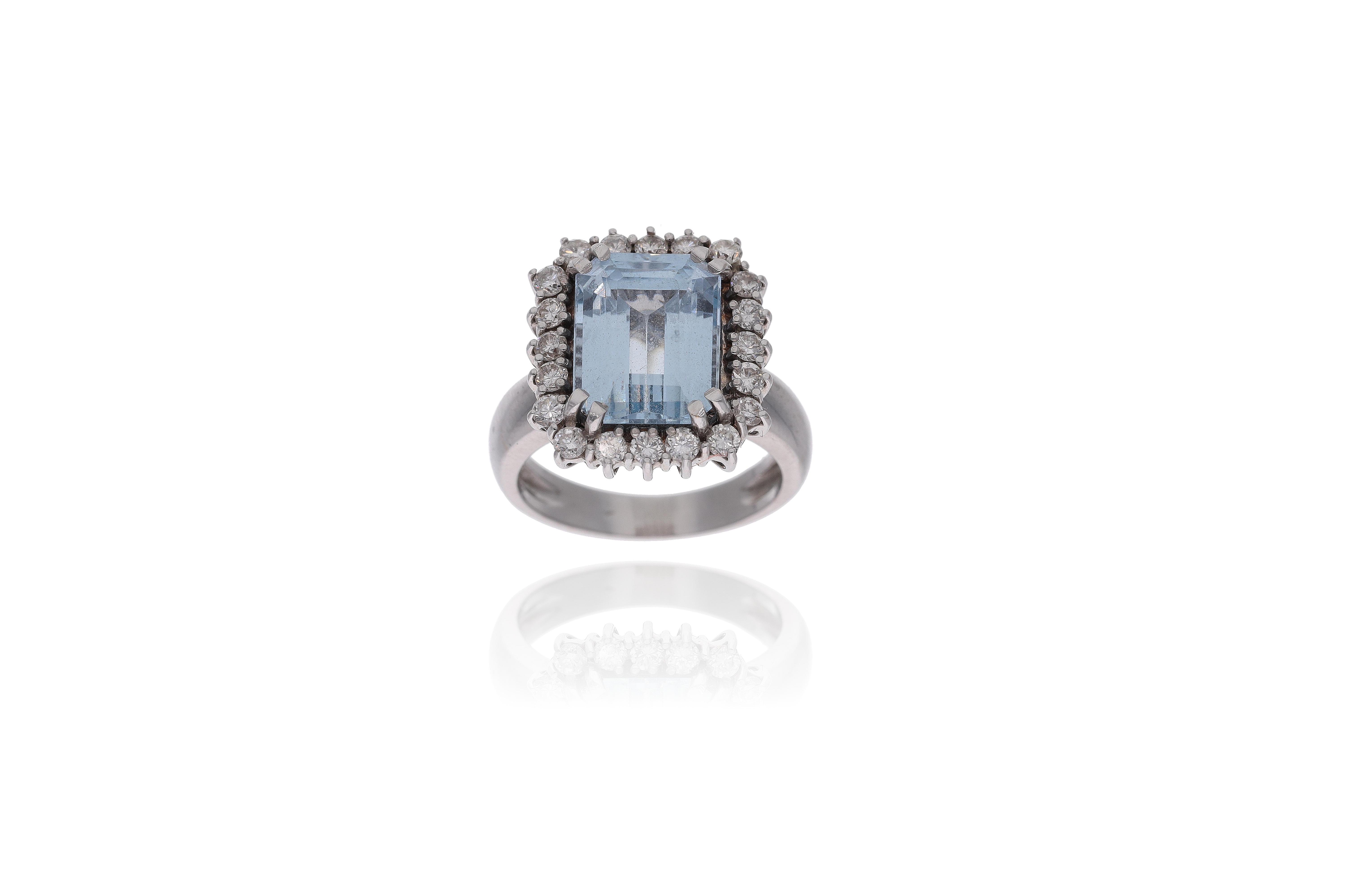 Anello con pietra e diamanti - Asta Preziosi