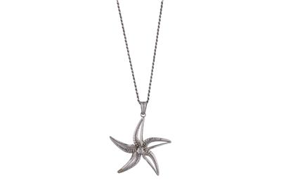Collana con ciondolo a forma di fiore con diamante - Asta Preziosi Collana con ciondolo a forma di fiore con diamante - Asta Preziosi