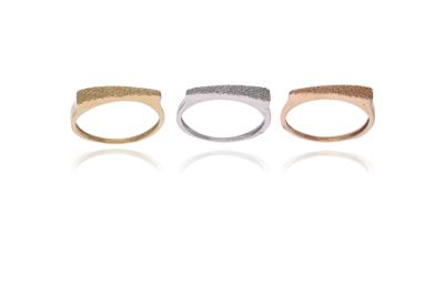 Tre anelli in oro tre colori - Asta Preziosi