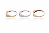 Tre anelli in oro tre colori - Asta Preziosi