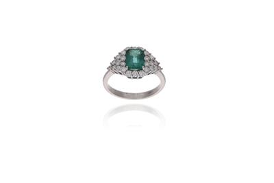 Anello con smeraldo e diamanti - Asta Preziosi Anello con smeraldo e diamanti - Asta Preziosi