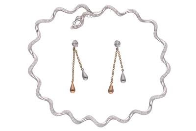 Paio di orecchini pendenti e collana con pietre - Asta Preziosi Paio di orecchini pendenti e collana con pietre - Asta Preziosi