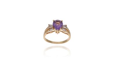 Anello con diamanti e ametista - Asta Preziosi Anello con diamanti e ametista - Asta Preziosi