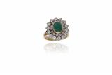 Anello con diamanti e smeraldo - Asta Preziosi Anello con diamanti e smeraldo - Asta Preziosi